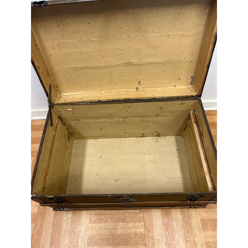 Vintage WOOD STEAMER TRUNK chest coffee table storage box antique brown tv stand Bild 10