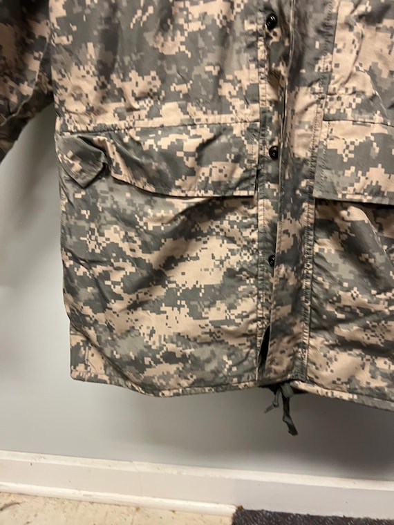 USGI ECWCS Parka Medium Regular Universal Camoufl… - image 3