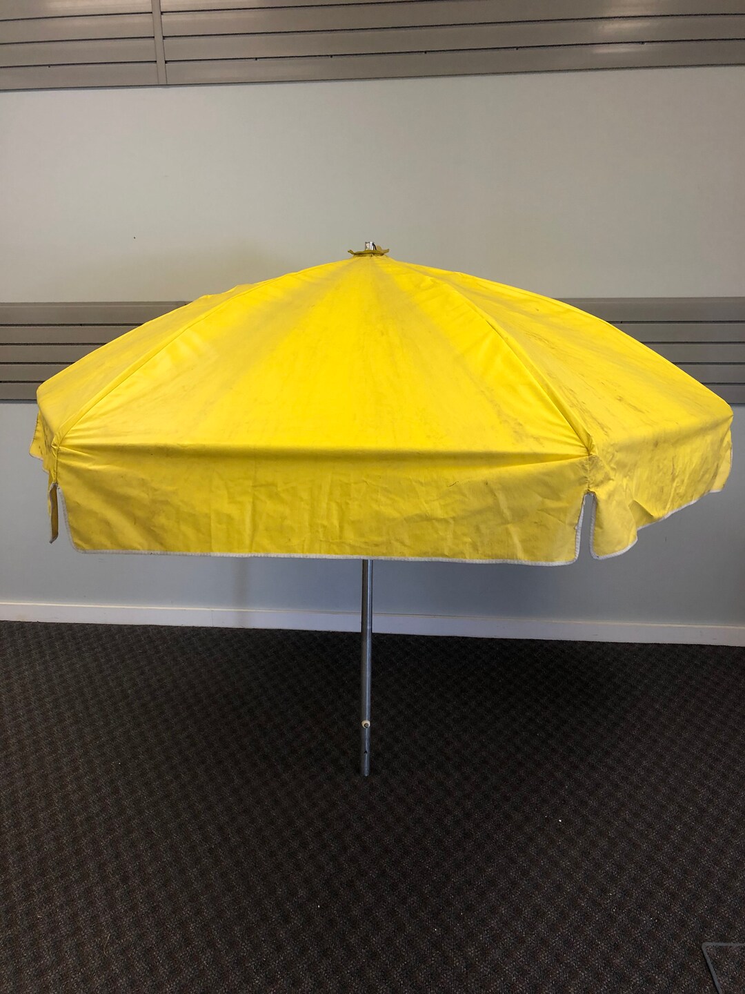 Mid Century Modern PATIO UMBRELLA Yellow Tilting Tilt Hippie Flower