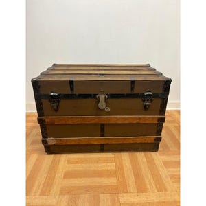Vintage WOOD STEAMER TRUNK chest coffee table storage box antique brown tv stand Bild 1