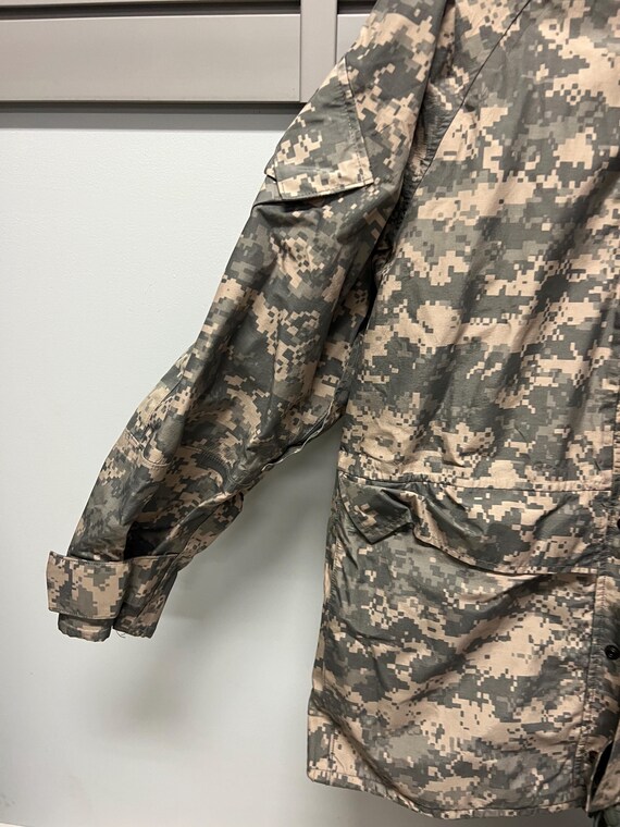 USGI ECWCS Parka Medium Regular Universal Camoufl… - image 2