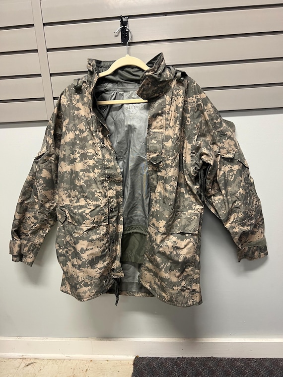 USGI ECWCS Parka Medium Regular Universal Camoufl… - image 10