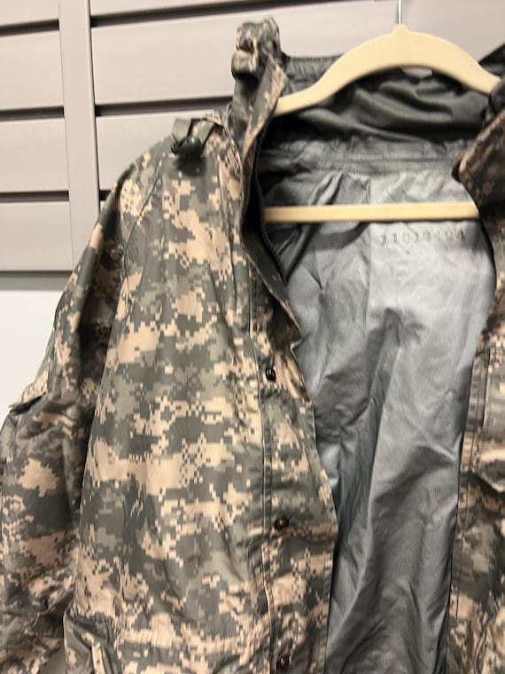 USGI ECWCS Parka Medium Regular Universal Camoufl… - image 15