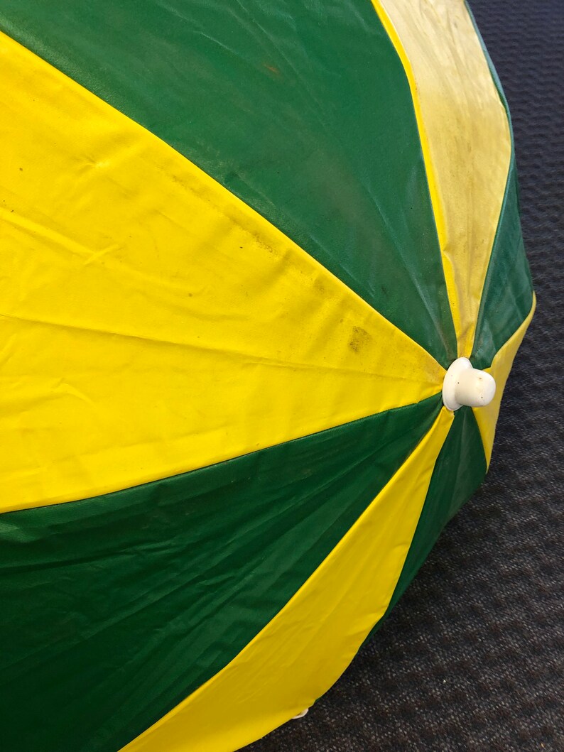 Mid Century Modern BEACH UMBRELLA Green Yellow White hippie vintage 60s 70s metal retro vinyl table attachment