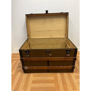 Vintage WOOD STEAMER TRUNK chest coffee table storage box antique brown tv stand Bild 8