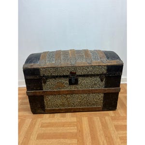 Antique Camelback Steamer Trunk Wood Vintage Storage Chest Humpback Embossed Floral Tin Barrel Top Rustic Coffee Table USA