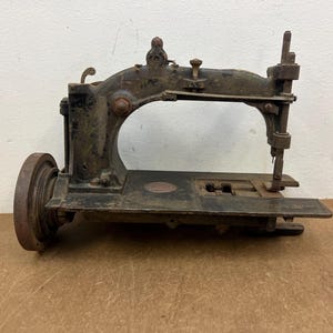Vintage Wheeler & Wilson Sewing Machine MODEL 8 antique treadle head parts as is repair