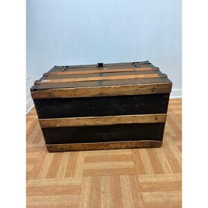 Vintage WOOD STEAMER TRUNK chest coffee table storage box antique brown tv stand Bild 7