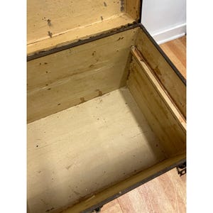 Vintage WOOD STEAMER TRUNK chest coffee table storage box antique brown tv stand Bild 11