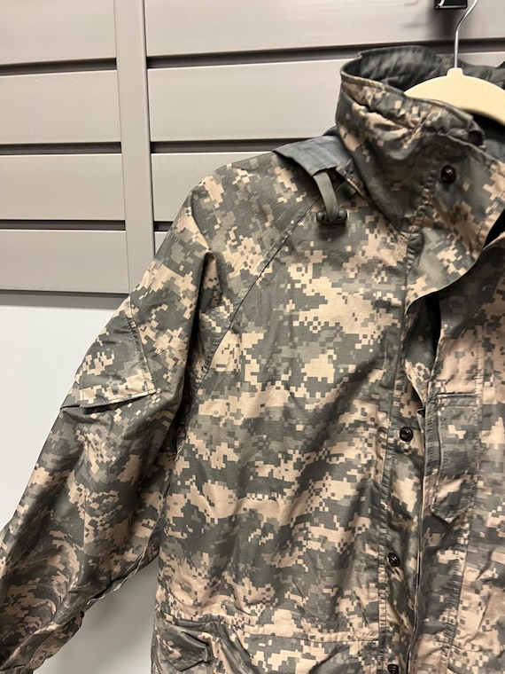 USGI ECWCS Parka Medium Regular Universal Camoufl… - image 5