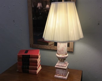 Ceramic Table Lamp, White and Cerise Red Marbleized Glossy Glaze with Gilt Trim in a Classical Style from Mid-20th Century