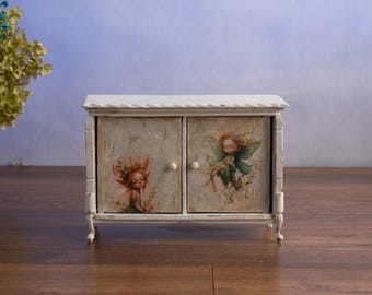 Cómoda a escala 1/6