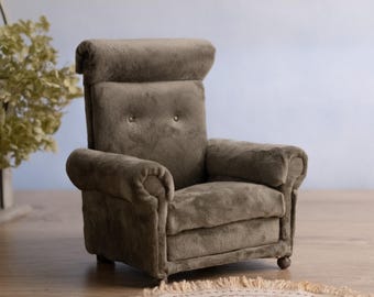 Miniatura de silla hecha a mano a escala 1/6