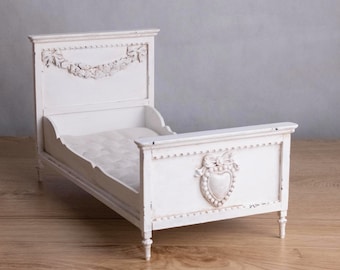 Handmade Bed Miniature 1/6 scale ideal for Blythe