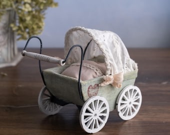Handgefertigter Holzwagen für Lalinka Puppe
