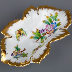 Herend Queen Victoria Leaf Shaped Nut Dish #7724/VBO II.