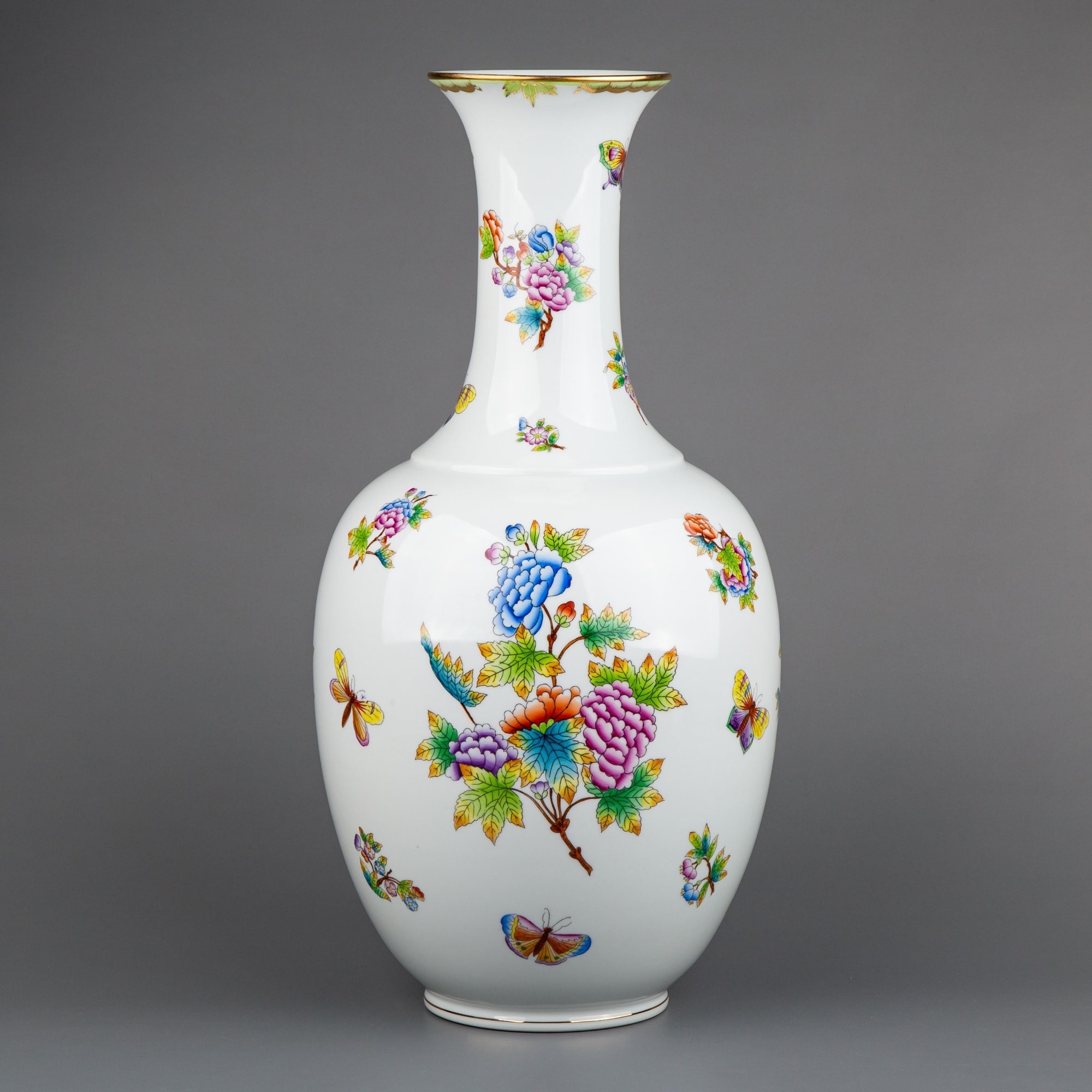 Herend Queen Victoria XLarge Vase #7121/VBO II.