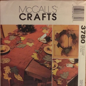 VTG 3780 McCalls (2002). Thanksgiving table dressing and decorations.  Complete, unused, FF. Excellent condition.