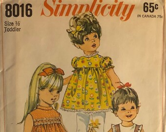 VTG 8016 Simplicity (1968).  Toddler's Dress.  Size 1/2.  Complete, unused, Factory Folded.  Excellent condition.