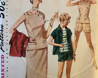 VTG 1124 Simplicité (1955).  Surblouse, jupe, short, veste pour femmes junior.  Taille 15. Complet, inutilisé, FF.  Excellent état.