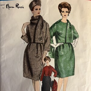VTG 1046 Vogue (1960).  Vogue Paris Original by Nina Ricci.  Suit and Scarf.  Size 10.  Complete, unused, FF.  Excellent condition.