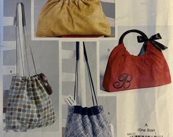 OOP 9132 McCalls (2015).  Easy Stitch 'n Save.  Handbags.  Complete, unused, FF.  Excellent condition.