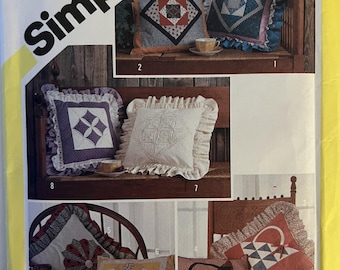 Conjunto de almofadas patchwork de 38 cm (15") da Simplicity (1983), modelo VTG 6146. Completas, sem uso, em excelente estado de conservação.