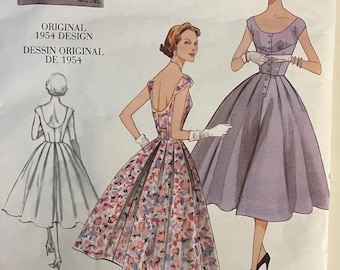 OOP 2960 Vogue (2007).  Modèle vintage Vogue.  Conception originale de 1954.  Robe de demoiselle. SZ 4 à 10. Complet, non utilisé, FF.  Excellent état.