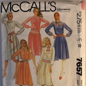 VTG 7657 McCalls (1981).  Misses&#39; Dress or Top and Skirt.  Size 10, Bust 32-1/2&quot;.  Complete, unused, FF.  Excellent condition.