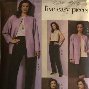 VTG 7629 Vogue (2002). Cinque pezzi facili. Giacca, top, abito, gonna da donna. Taglie 20-22-24. Completo, mai usato, tagliato con cura (da me). Eccellenti condizioni.