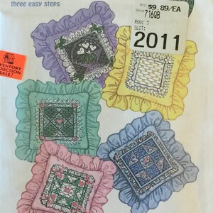 VTG Cambridge Marking Systems "Pin Weaving" (1995) using ribbon, yarn, trim, etc.  Complete, unused, FF. Excellent condition.