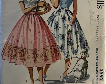 VTG 3592 McCalls (1956).  Facile à coudre.  Jupe pour femme.  Tour de taille 28 pouces (taille 14). Complet, inutilisé, FF. Excellent état.