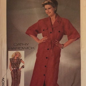 VTG 7369 Simplicity (1986). Stilista: Cathy Hardwick. Abito ampio da signorina in 2 lunghezze. Taglia 10. Completo, mai usato, tagliato/FF. EX cond.