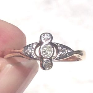 Antique Art Deco Diamond Gold Ring -18ct
