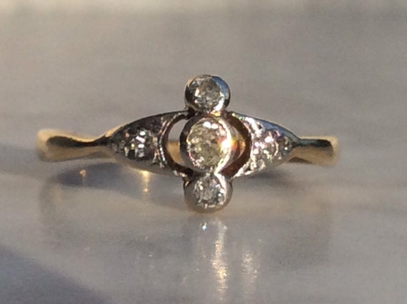 Antique Art Deco Diamond Gold Ring -18ct - image 2