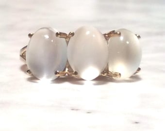 Vintage Cats Eye Moonstone Gold Ring -9ct