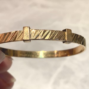 Bracelet jonc de baptême pour bébé vintage en or roulé