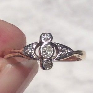 Antique Art Deco Diamond Gold Ring -18ct
