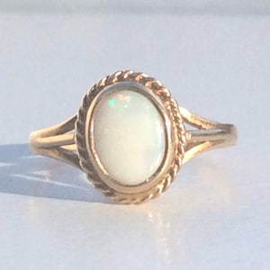 Vintage Natural Opal  Gold Ring- 9ct