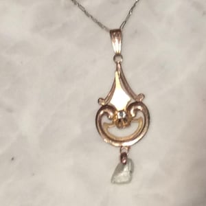 Collar con colgante de oro y perla y diamantes antiguos