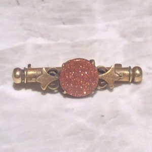 Nanny brooch online
