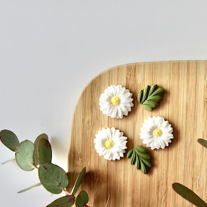 Daisy magnet set, spring magnet set