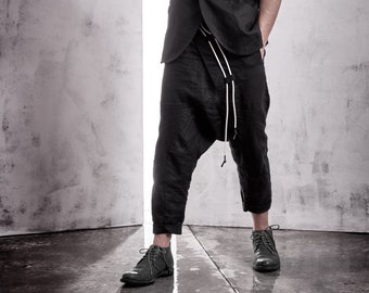 Zwart linnen bijgesneden broek / Mens Drop Crotch broek / futuristische linnen broek / Urban laag kruis broek / extravagante zwarte broek door POWHA
