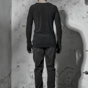 Black Top / Distorted Wool Shirt / Distorted Asymmetrical Shirt / Mens Clothing / Long Sleeved Asymmetric Top by POWHA imagem 2