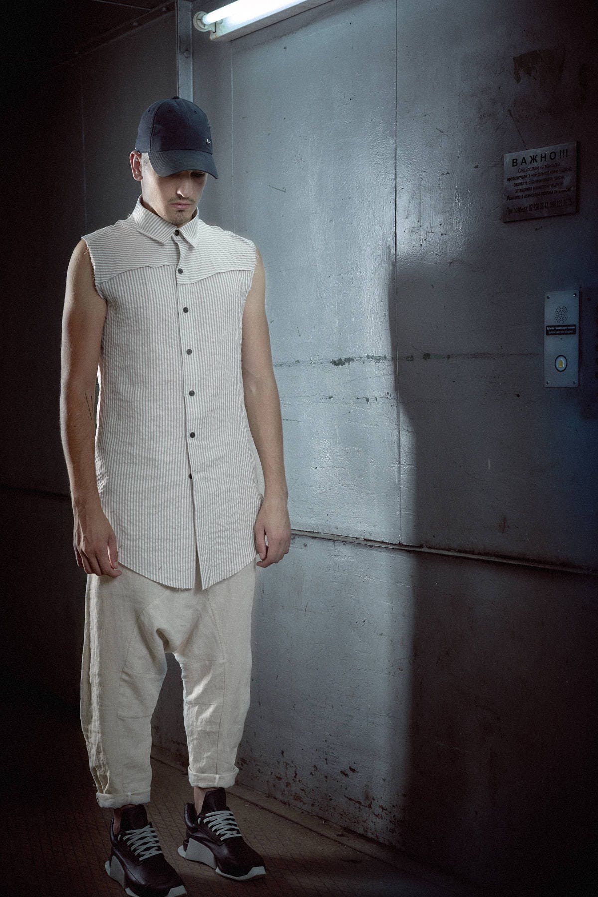 printed halter crop top