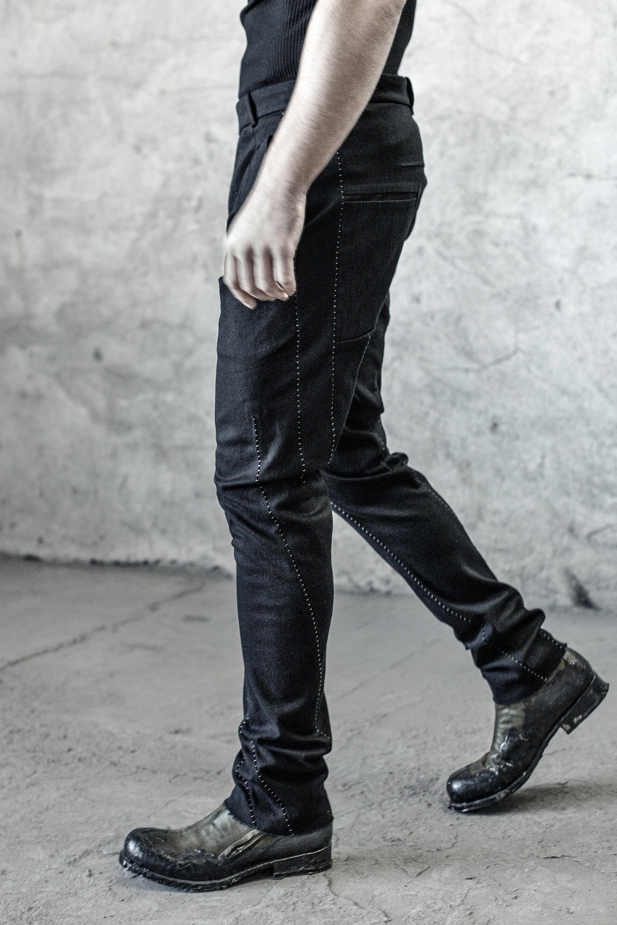 【HUECLOSET】★送料・関税込★Scar black washed denim pants J Leg Black Washed Denim Scar Stitch Trouser / Progressive