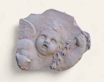 Bajorrelieve de terracota, reproducción de fragmento de ángel, elemento decorativo para colgar o pared de aproximadamente 21x19 cm.