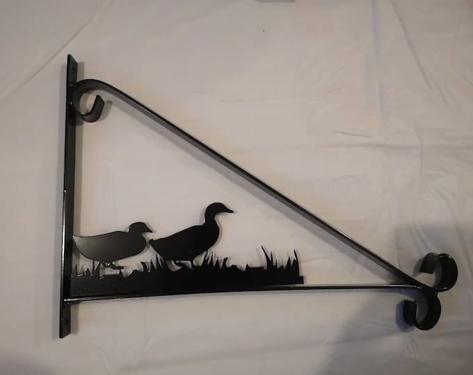 Ducks heavy duty hanging basket bracket