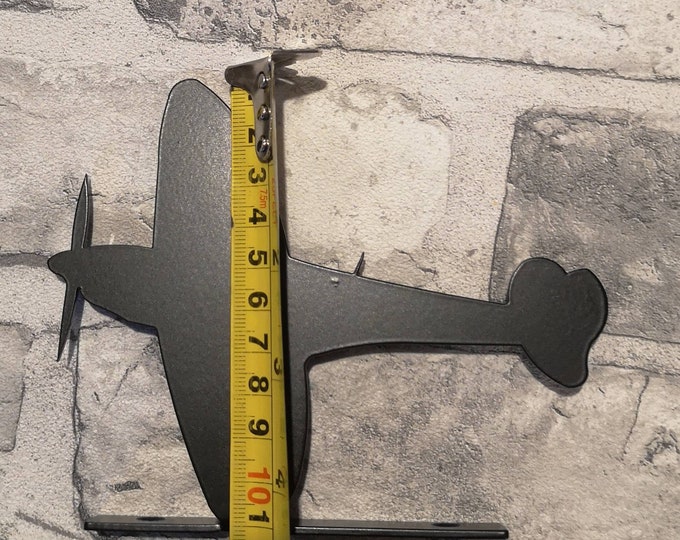 Airplane fence topper decorative art