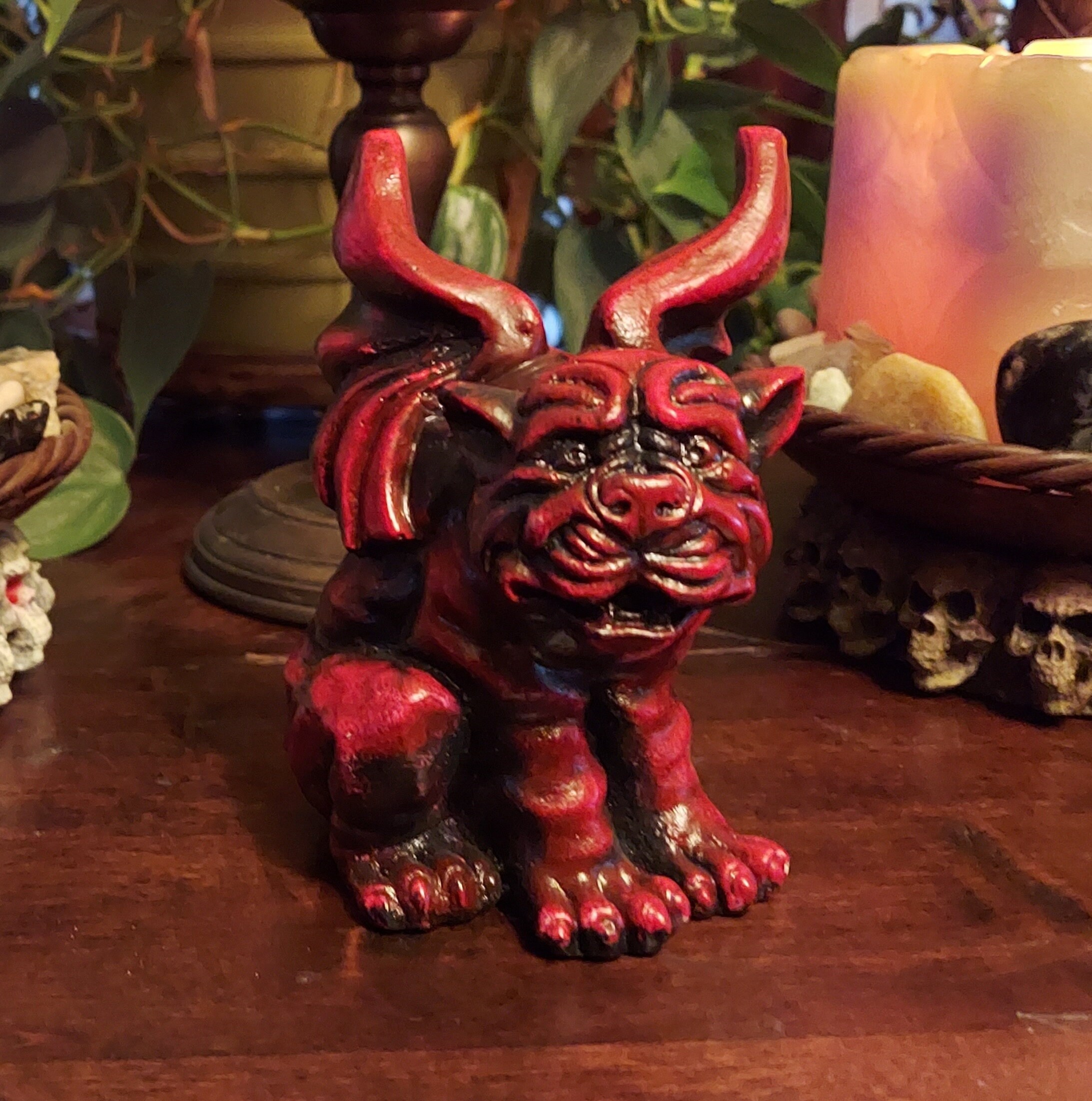 Golden Gold Gargoyle Dog with red eyes ガーゴイルドッグ Retriever